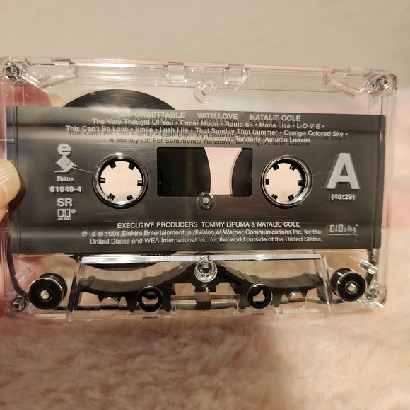 Unforgettable Natalie Cole opened cassette tape. - Picture 4 of 6